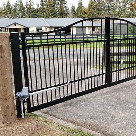 Jasa Pemasangan Mesin Otomatis Pintu Swing di Bali