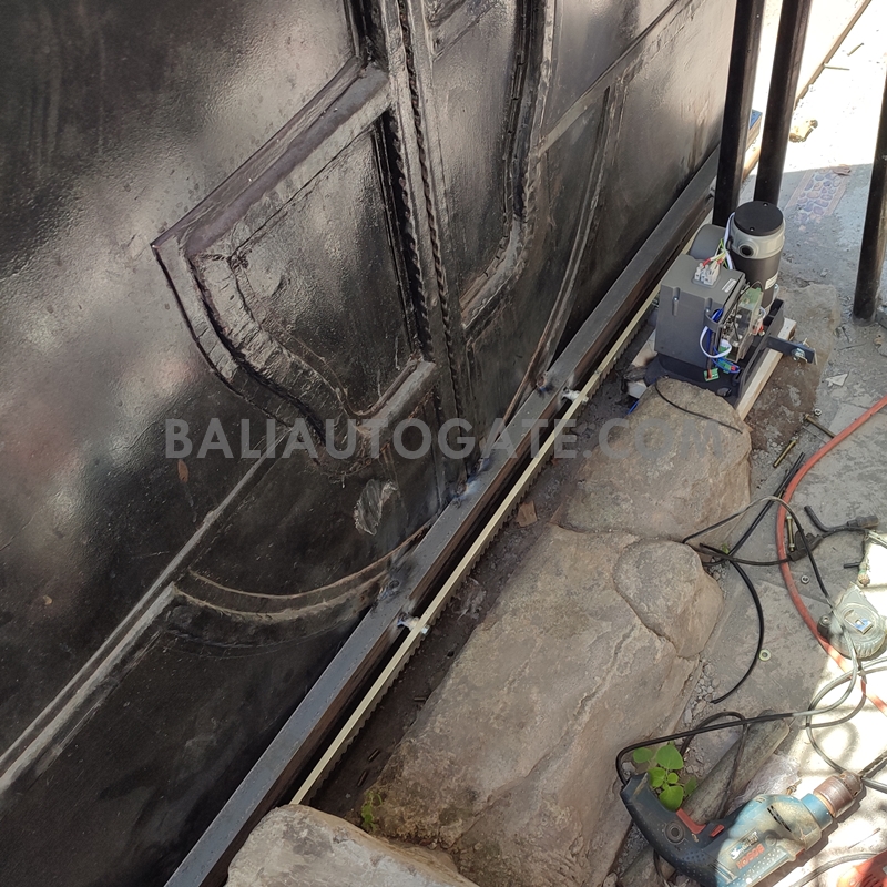 Access Control Pintu Gerbang Otomatis di Bali